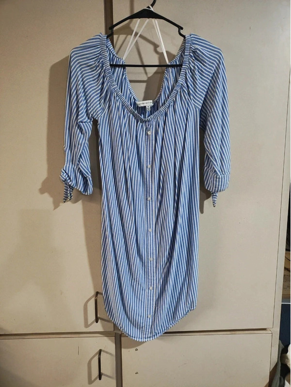 Cupcakes and cashmere size medium blue and white striped gorgeous long shirt